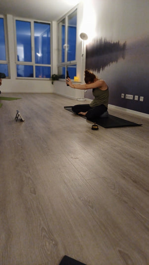 Bier-Yoga-Deluxe: Entspannung, Genuss und ein Hauch von Luxus – Ein Event, das verbindet